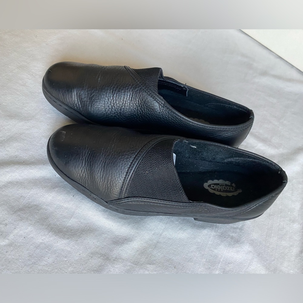 Azaleia leather loafer shoe womens size 7.5 M